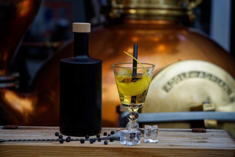 Woraus wird Gin hergestellt?